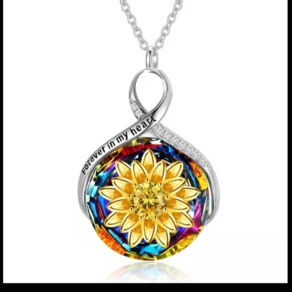 Forever in My Heart Flower‎ Necklace